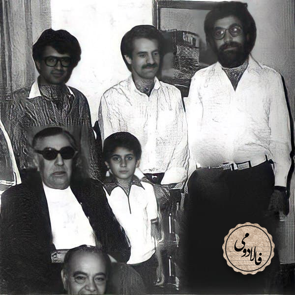 غلامحسین بنان در کنار محمدرضا شجریان و سایر دوستان