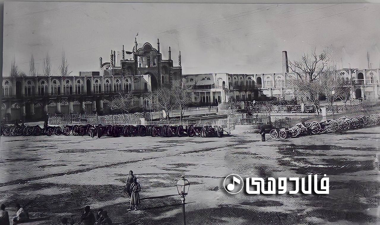 میدان توپخانه در تهران قدیم